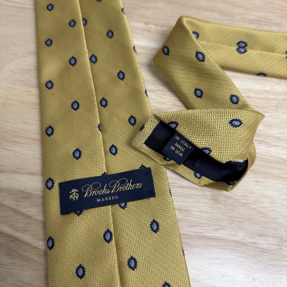 Brooks Brothers Necktie 100% Silk Birds Eye Medallion Gold Blue USA Made Power